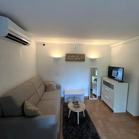 Apartment Joli Studio Raphael